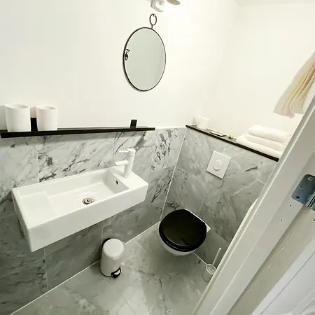 Large En-Suite Room In Historic Canalhouse From 1729 Amsterdam Exterior photo